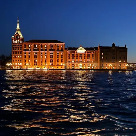 Molino Stucky Chimera - Canal View דירה