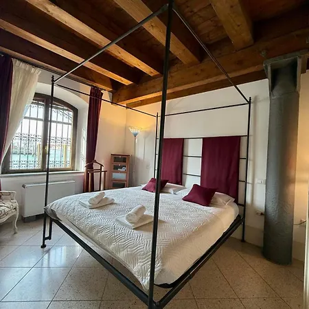 Molino Stucky Chimera - Canal View Apartment