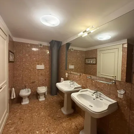 Molino Stucky Chimera - Canal View דירה ונציה