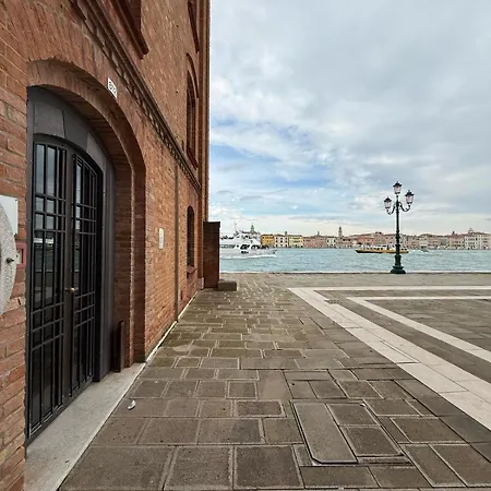 Molino Stucky Chimera - Canal View *